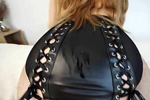 Wet pussy amateur couple enjoys rough and passionate sex