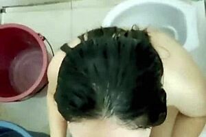 Housewife cheats with bus driver in the bathtub