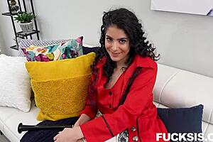 Angel Gostosa Oliver Faze is a real amateur and this is her hardcore scene