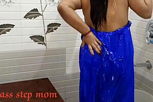 Married woman has sex with the cleaning lady