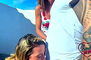 Beautiful women Vittoria and Pam in hot threesome scene