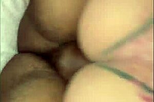 Wife waits for O corno and gives a good fuck