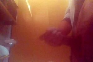Homemade video of an amateur's skilled hand job with an Argentine accent