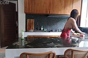 my asain girlfriend cleans tha house tutrial