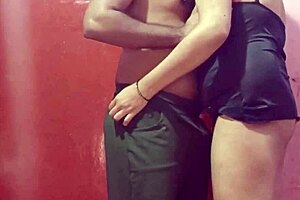 The hot Indian Padosi Bhabhi's youth is in full bloom