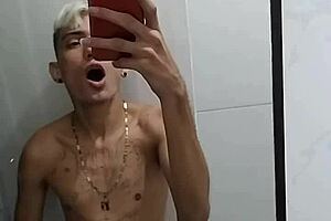 Beat off after the game in the bathroom