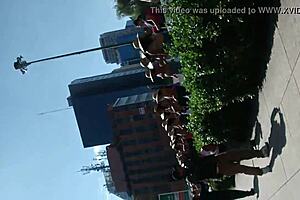 ela adorou meu vibrador de banana gozou duas vezes com minha pica na buceta e o vibrador de banana no cuzinho