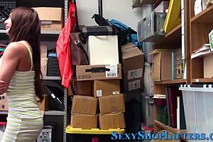 Does this teen amateur give a blowjob and handjob until cumshot in reality