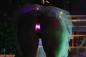 Damn, that huge cock made the blonde scream while taking it! 😱