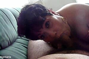 Chienne gets a facial cumshot after blowjob