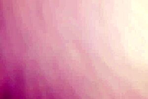 venezuelan latina in 4?