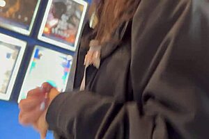 offered cash to tourist for lesbian fun at home