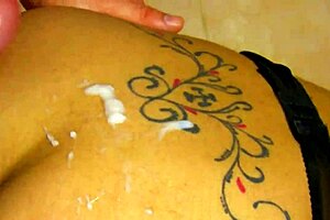 Skinny housewife's anal session heats up the kitchen this afternoon 😜