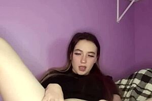 damn! young teen amateur slides panties aside to rub her puffy pussy for the panty bank