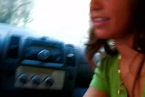 Super sexy amateur hottie shares her wild side
