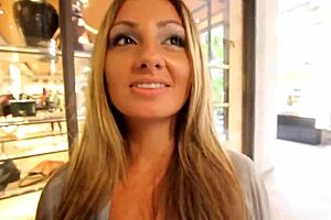 Can you believe this wild public sex with a curvy MILF in Miami Bal Harbour?
