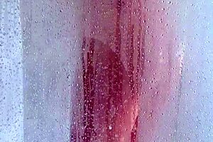 watch her bounce in the shower 😏