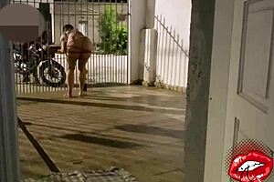 I gave my ass bareback to that iFood delivery guy right in front of my cuck hubby oops