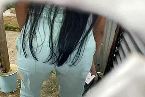 Camera Catches Latina Woman Naked In Beach Dressing Room Without Her Knowing 😳