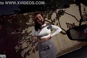 A Prostituta e o Crente in Outdoor Public Blowjob