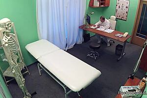 Tanned brunette babe fucking doctor