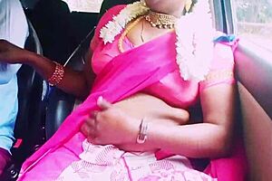 Indian Housewife Cheats with Boyfriend in Car Sex