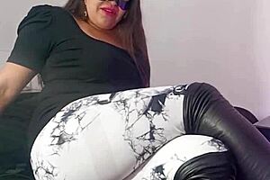 Tia Latina Colombiana De Cameltoe Gigante Se Masturba Para Su Sobrino Con Su Vagina Marcada En Leggings Usa Bhabhi Desi Sex Xxx Usa American United States