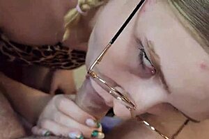 Hairdresser With Glasses Gets To Some Sucking And Moaning