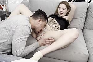 顺从骚货第一次粗暴爆菊