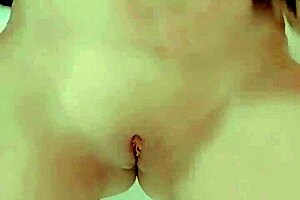 拉丁处女美女的完美紧致屁股和嫩逼！