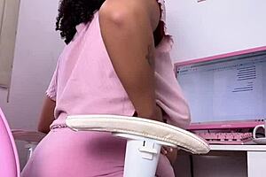 curvy girl farts while working and eating