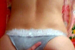 Gostosa Brazilian amateur adora ser fodida in couple ass play 😜🍑