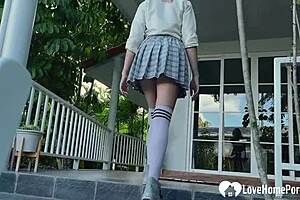 I felt so vulnerable as the college babe got tied up and teased relentlessly in the bathtub