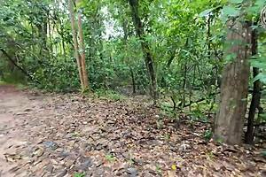 Amateur Thai villagers enjoy outdoor sex in the forest.