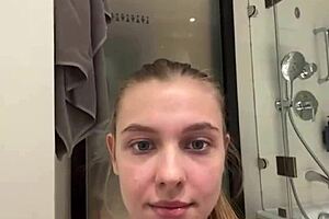 Whoa, imagine this big juicy ass sitting right on your face 😈