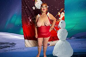 Granny Carmen, suck this cock for Christmas in July – deeper now!