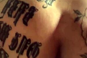 Chupando Buceta da Rabuda Before She Rides Backwards in Interracial Action