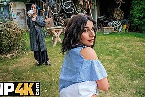 Hunter Enjoys Outdoor Sex With Hot Brunette Chick In Czech Pickup Scene