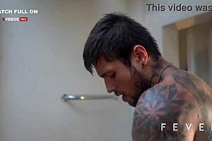 Hot couple Dread Hot and Valentin fuck intensely in the ofurô ending with cum in mouth