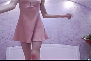 Shaking big butt and teasing, but can you handle this teen's moves?