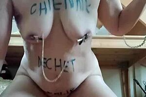 2024 08 18 Esclave F Au Bureau Du Maitre