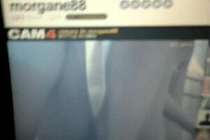 loira putting her hand deep in the tight cuzinho for intense anal fisting fun