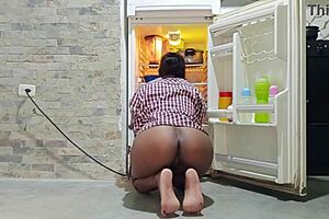 my neighbor cleaned without a thong and i connected with her on sxhorny com