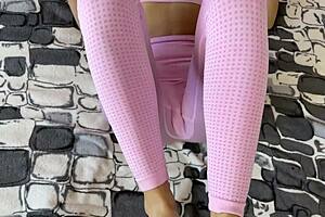 My stepsister loves giving oil footjobs and I cum on her feet!