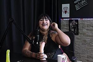 I saw loira and morena showing blowjob on pau then she revealed tits finally measuring bunda - Gio Morena GG sheer red