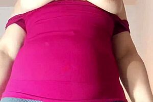 Madrastra puta latina colombiana with giant cameltoe masturbates for hijastro showing marked vagina in usa leggings bhabhi desi xxx