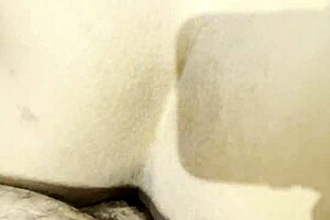 me pegou de surpresa e ja veio sentando na minha rola com essa bunda grande...