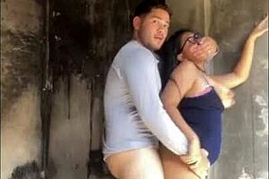 le ofrezco dinero a venezolana por follarla en publico con lamidas y masajes