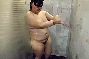 Taking a super horny shower and just waiting for some cock to join in 😏🚿.