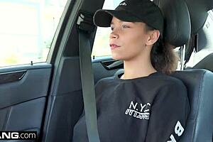 Oh man, this teen mom Raven Redmond got a massage that turned into a happy ending with some wild action.